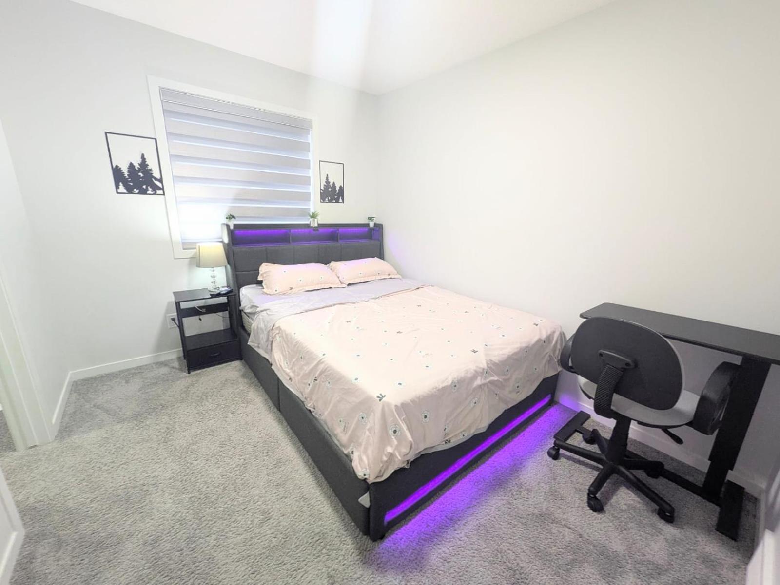 Edith Gate Luxe Bedroom 2 Homestay Calgary