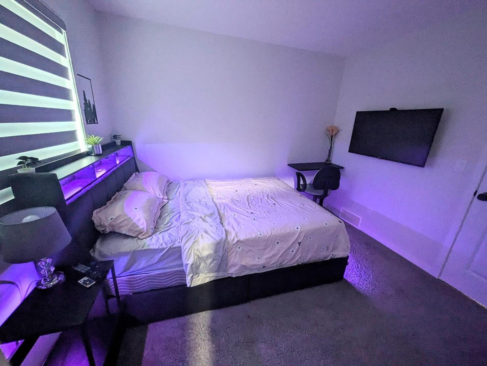 Edith Gate Luxe Bedroom 2 Homestay Calgary