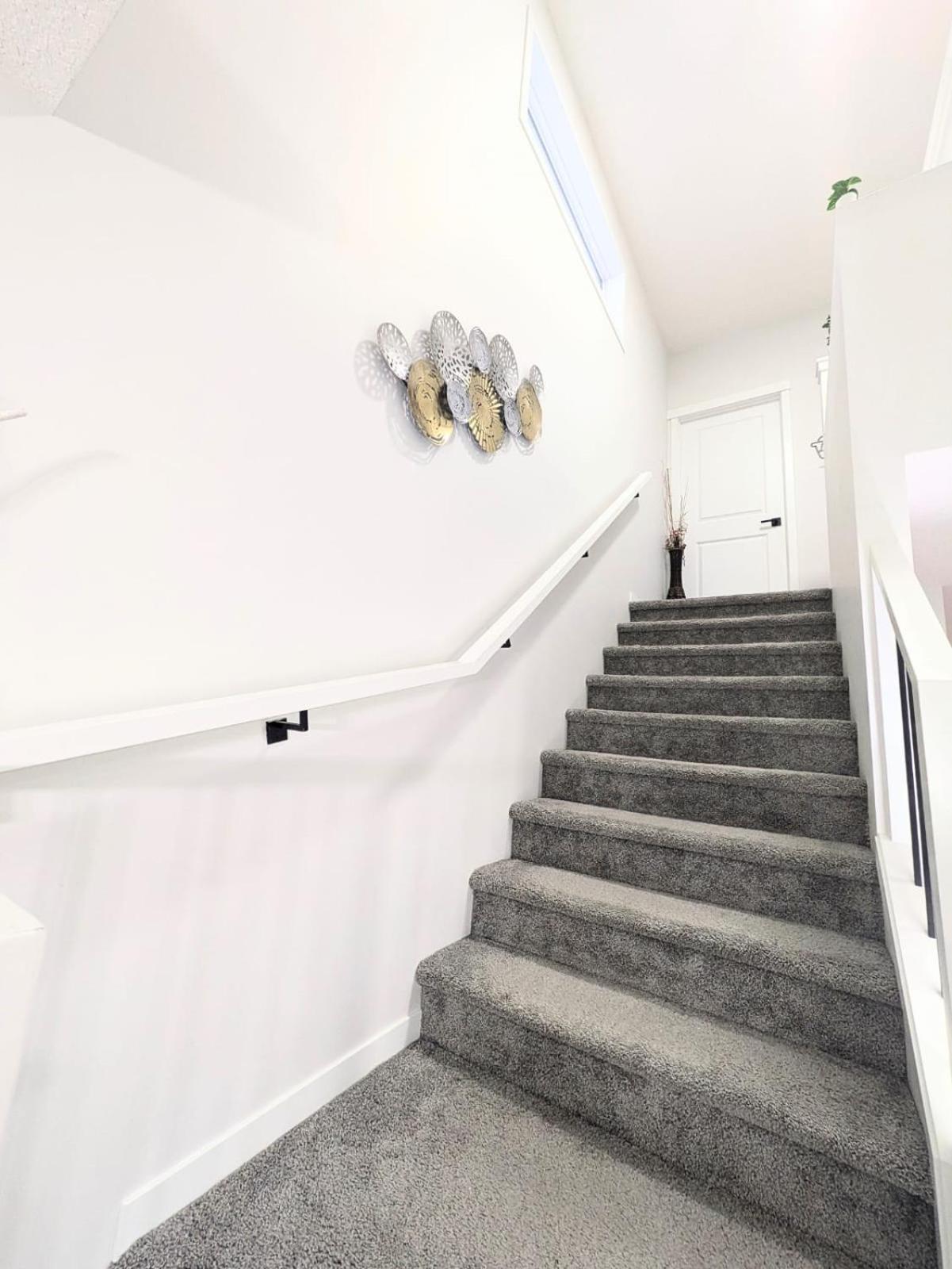 Edith Gate Luxe Bedroom 2 Homestay Calgary