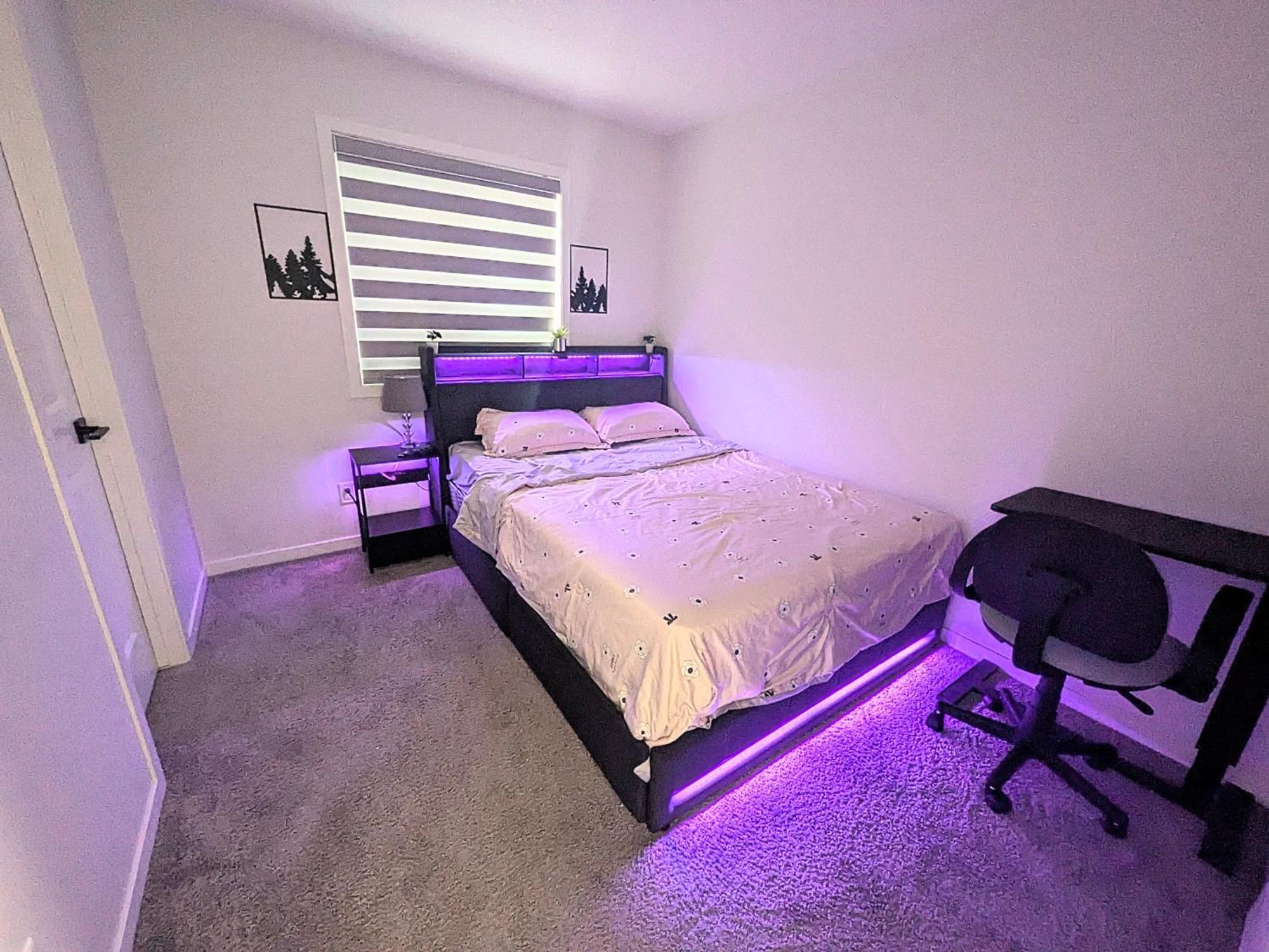 Homestay Edith Gate Luxe Bedroom 2 Calgary